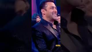 Duniyameinaayehotolovekarlo🎤😂🤣karishmakapoorbestsongindianidol14viralshortsdance [upl. by Coombs]