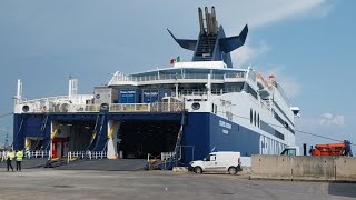 Nave Cruise Ausonia in partenza dal porto di Napoli [upl. by Elga984]