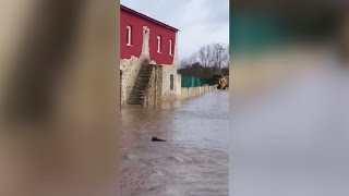 Continúan las inundaciones en Frías [upl. by Leeth]