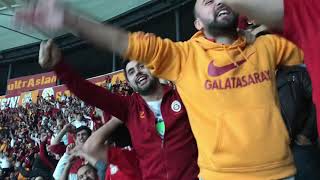 Beşiktaş deplasmanında Galatasaray tribünü Beşiktaşlıları trollüyor [upl. by Vasilis649]