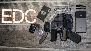 EDC 2017  Minimalist Everyday Carry  Practical Pocket Dump [upl. by Akehsay]