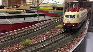 Marklin 39170 Insider BR 103  43856 Coaches [upl. by Papst727]