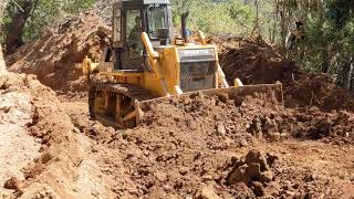 shantui bulldozer sd 16 carving mountain road  tractor shantui abriendo caminos en finca [upl. by Suiravat318]