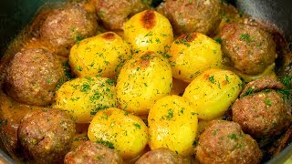 Polpette e patate al forno ideali per una cena in famiglia  SaporitoTV [upl. by Nonnaihr260]