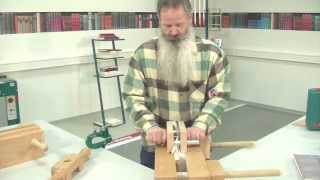 Holzwerkzeuge im Einsatz  Schmedt The World of Bookbinding [upl. by Maxi]