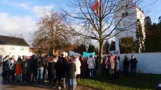 Demonstration for sognepræst Annette Berg Vig kirke i Odsherred 291115 [upl. by Narbig]