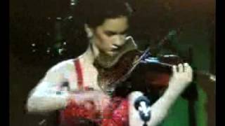 Hilary Hahn Plays Bach Preludio at Grammys [upl. by Joete]