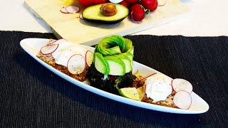 Pochierte Eier mit Spinat und Avocado  Laz uns kochen [upl. by Ahsiliw]