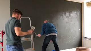 Betonlook aanbrengen op de wand instructie video Concrete look [upl. by Lleval]