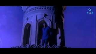 Mahesh Babu amp Bhumika Romantic Scene on Charminar  Okkadu Movie [upl. by Kaleb]