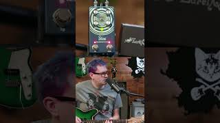 Brian Gets Weird with Earthquaker Devices Silos Delay  Bs Music Shop [upl. by Hu]