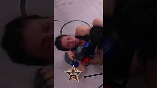 Janaisa Morandin locks in a triangle hold and elbows Livia Renata Souza mma invicta combatsports [upl. by Emmy]