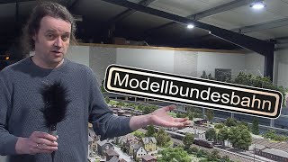 Modellbundesbahn 2023  Klassiker der Modellbahn  Rundgang entlang der H0 Anlage mit Karl Fischer [upl. by Ahsatin]