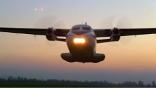 Turboprop extreme low pass Oчень низкий пролет турбовинтовой самолета [upl. by Debra665]