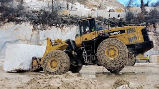 Massive marble maneuver Komatsu WA 500 wheel loader in action [upl. by Cohlette]