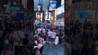 Times Square Street Performers Tourist Beware of scammers and pickpockets travel timessquare [upl. by Kcirednek223]