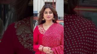 Shamita Shetty Spotted At Shilpa Shetty Residence For Darshan [upl. by Milks947]