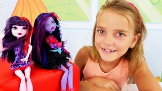 Spielspaß mit Ayça  Ayça und Monster High Puppen [upl. by Maritsa]