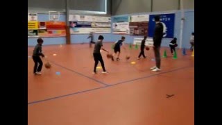 Première séance dinitiation au basket ball [upl. by Naujej]