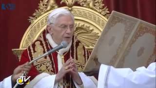 Papal Blessing of Benedict XVI at Christmas 2012 [upl. by Ikir978]