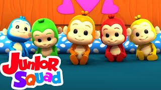 Cinque scimmiette  Canzoni per bambini  Junior Squad Italiano  Cartoni animati  Filastrocche [upl. by Nnylekoorb]