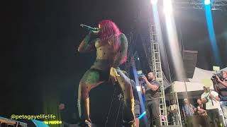 ISHAWNA PERFORMING AT 450 CONCERT KINGSTON JAMAICA THIS HAPPENED ON STAGE EQUAL RIGHTS [upl. by Lerret]