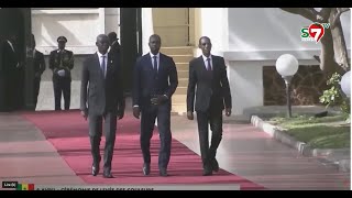 64e fête de lindépendance Larrivée du PM Sonko au Palais pour la cérémonie de levée des couleurs [upl. by Hgielrebmik]