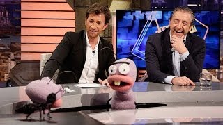 El Hormiguero 30  Josep Pedrerol contesta a las preguntas de Trancas y Barrancas [upl. by Oivalf]