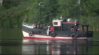 Chalutier Le Vendéen comment construire un chalutier de pêche RC [upl. by Enirehtak611]