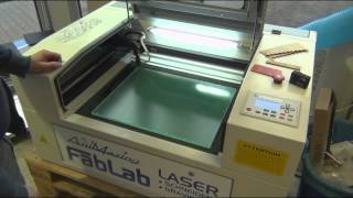 LASERCUTTER Schneiden von Acrylglas [upl. by Balfour595]