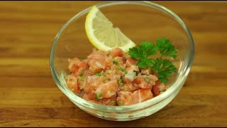 Tartare de saumon frais [upl. by Ecnerwaled]