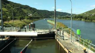 Flusskreuzfahrt 2 5 auf der Mosel  Von BernkastelKues nach St Aldegund  Full HD [upl. by Stochmal588]