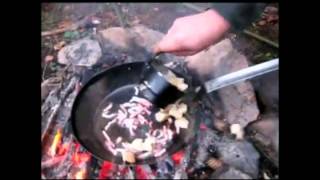 Recette de salade Vosgienne Bushcraft par Clément [upl. by Imailiv620]