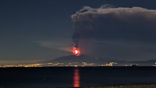 🌋 Mt Etna erupts turning the sky red Sicily Italy 🇮🇹 February 10 2022 eruzione Catania volcano [upl. by Tarrance]