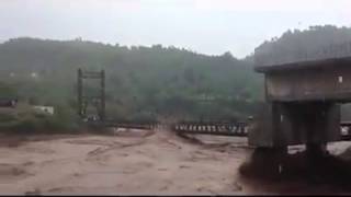 Scary Flood in Kashmir 2014 Tatapani Bridge Kotli Flood  Tatapani  Kashmir  AzharHashmi [upl. by Wawro]