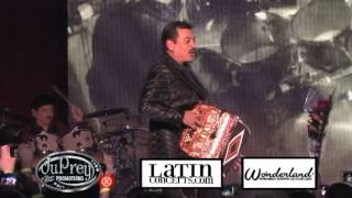 Los Tigres Del Norte Ft Paulina Rubio  Golpes En El Corazón Live [upl. by Derfniw]