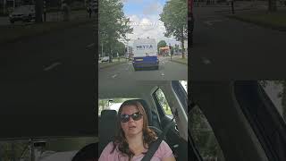 Ruimte bewaren bij het stoplicht🚦 rijbewijs rijschool rijles drivinglessons [upl. by Cherlyn133]