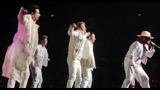 Everybody Backstreets Back Live  Backstreet Boys Live  The O2 London  DNA World Tour [upl. by Annaxor]