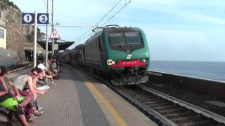 Manarola HDTrenitalia e464 no464515Regional stock passes on service to Ventimiglia [upl. by Dej]