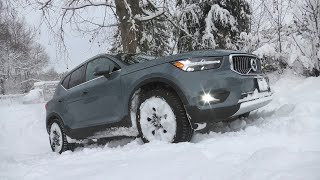 Volvo XC40 20192024 AWD Test In Heavy Snow Will XC40 Make It Up The Hill [upl. by Anoo]