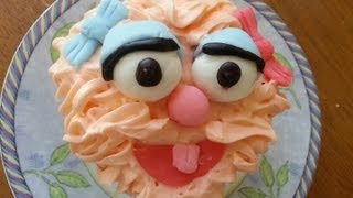 ZOE from SESAME STREET CUPCAKE [upl. by Siramaj]