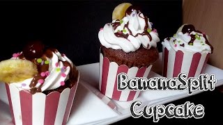 Como hacer cupcakes de chocolate y banansplit  BananaSplit Cupcakes [upl. by Nnylarac]