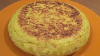 Tortilla de patatas  Receta de cocina española [upl. by Anil897]