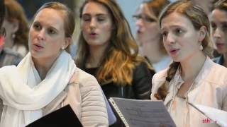 Wie maar de goede God laat zorgen  JS Bach  Chr Jongerenkoor Jigdaljahu [upl. by Rosario]