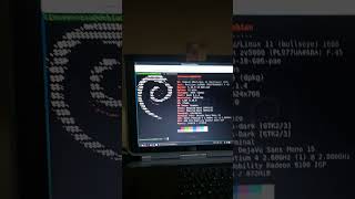 Debian GNULinux 11 con LXQt y Xfwm4 en un Pentium 4 [upl. by Jezreel]