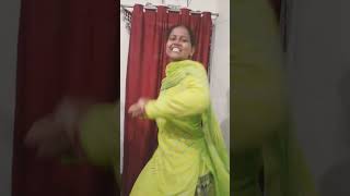 nach di phira main nach di phira  radha chauhan delhi dance short vairal video funny motivat [upl. by Vashtia]