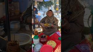 Bajrangi bhaijaan wali munni and mother selling sarso ka saag and makke ki roti in kashmir dudhpatri [upl. by Neomah]