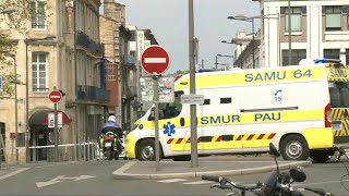 Coronavirus Transfert dun patient du GrandEst vers un hôpital de NouvelleAquitaine  AFP Images [upl. by Jereld]