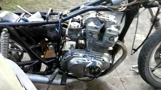 SUZUKI GSX 250 1980 primer arranque [upl. by Nodnarg]