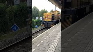 Strukton 303001 ‘Carin’ met SIM12 ‘Annet’ door Hilversum [upl. by Airemat]